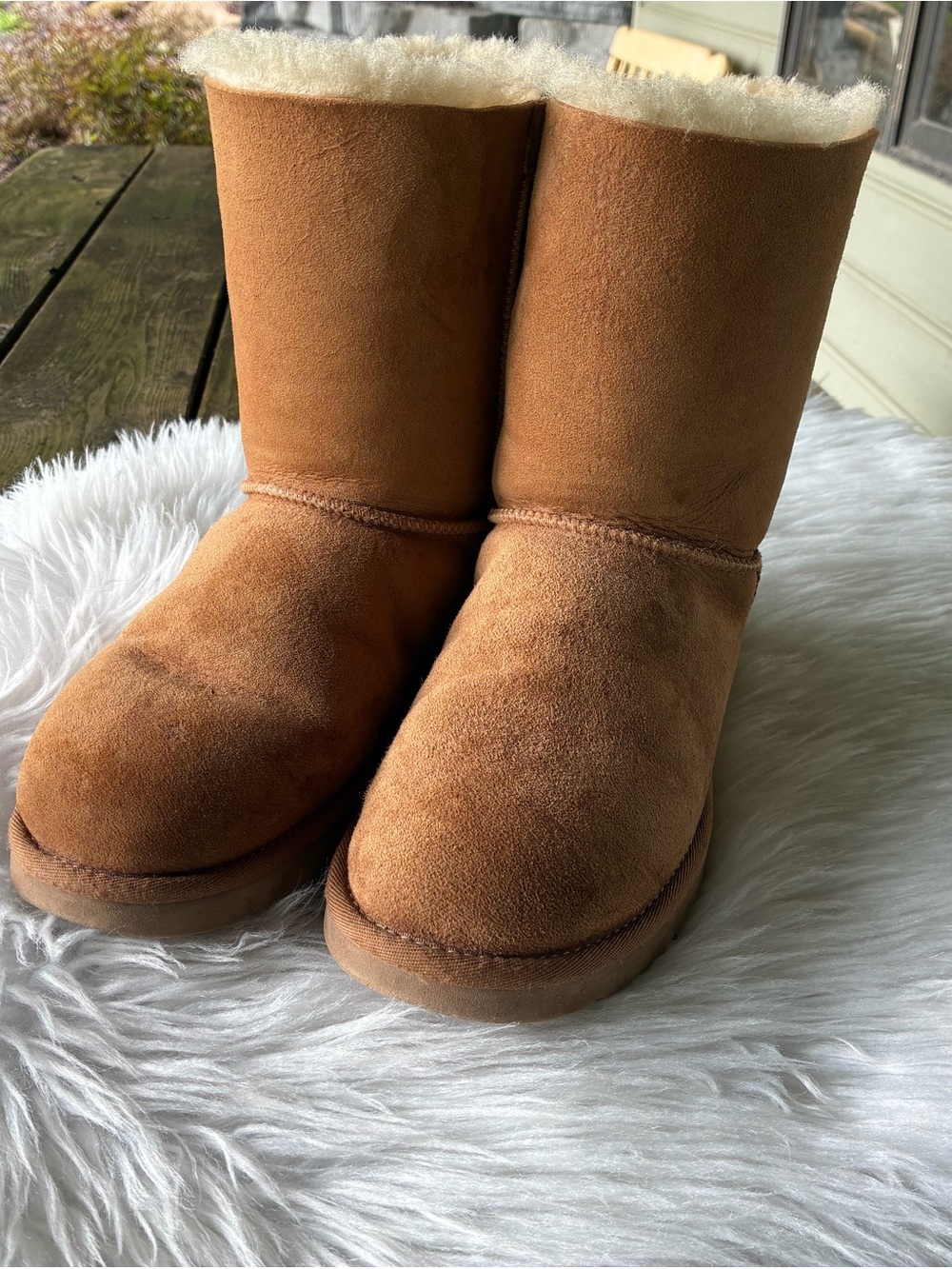 UGG Women’s Bailey Bow II Boots. Sz 9. Excellent condition.